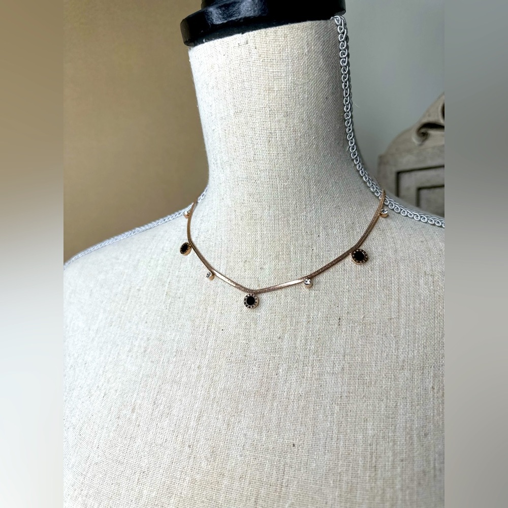 Beautiful necklace - Picture 7 of 8